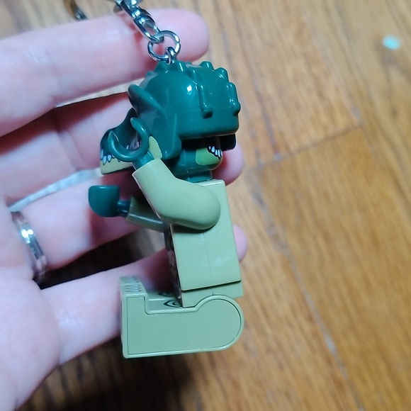 Lego Crocodile Key Chain with light - Picture 5 of 6